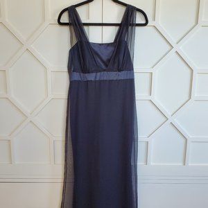 Woman's long sleeveless elegant dress gown ombre black shades in size 4